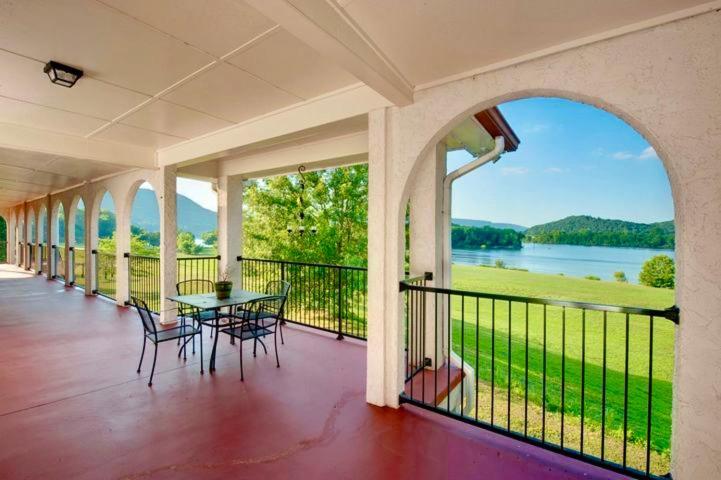 Elder Mountain Room At Tennessee Riverplace ชัททานูกา ภายนอก รูปภาพ